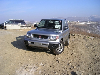 1999 Mitsubishi Pajero iO