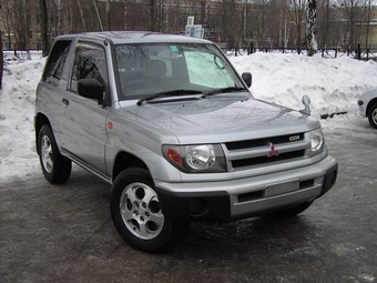 1999 Mitsubishi Pajero iO