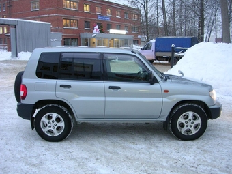 1999 Mitsubishi Pajero iO