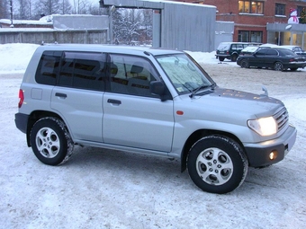 1999 Pajero iO