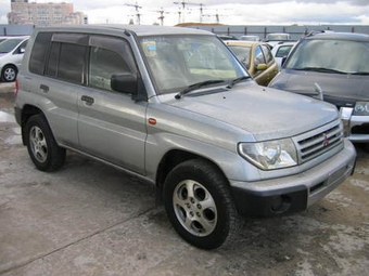 1999 Mitsubishi Pajero iO