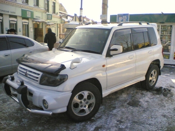 1999 Mitsubishi Pajero iO