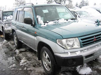 1999 Mitsubishi Pajero iO