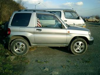 1999 Pajero iO