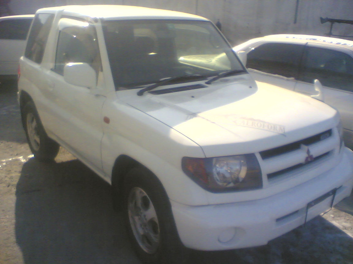 1999 Mitsubishi Pajero iO