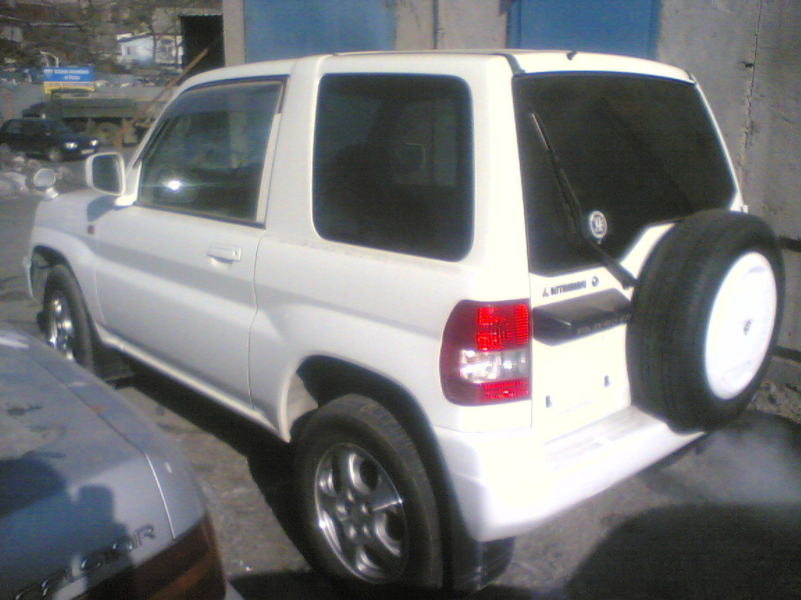 1999 Mitsubishi Pajero iO