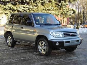 1999 Mitsubishi Pajero iO