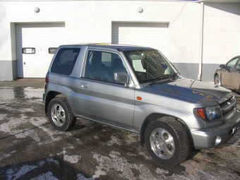 1999 Mitsubishi Pajero iO