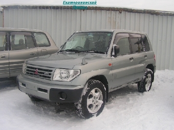 1999 Mitsubishi Pajero iO