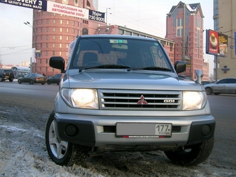 1999 Mitsubishi Pajero iO