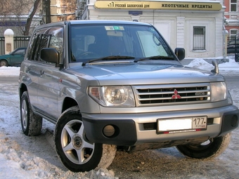 Pajero iO