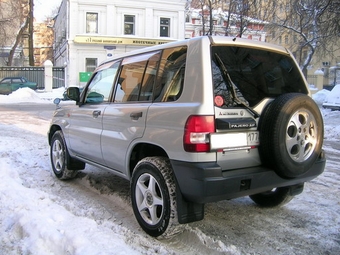 1999 Pajero iO