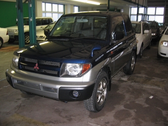 1999 Mitsubishi Pajero iO