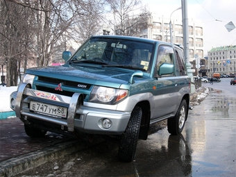 1999 Mitsubishi Pajero iO