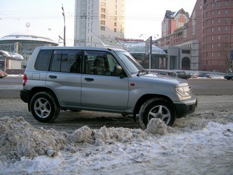 Mitsubishi Pajero iO