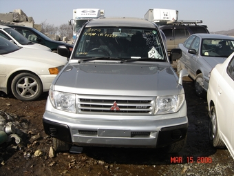 1999 Mitsubishi Pajero iO