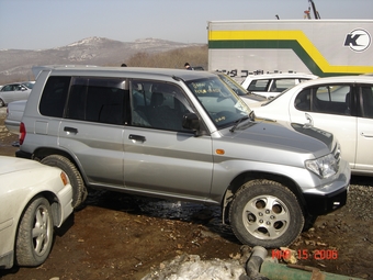 1999 Pajero iO