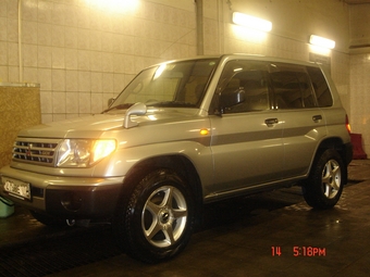 1999 Mitsubishi Pajero iO