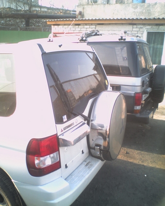 1999 Mitsubishi Pajero iO