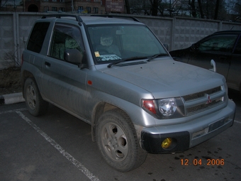 1999 Mitsubishi Pajero iO