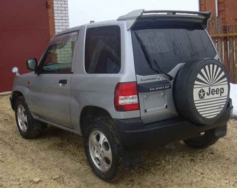 1999 Mitsubishi Pajero iO