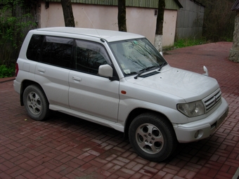 1999 Mitsubishi Pajero iO