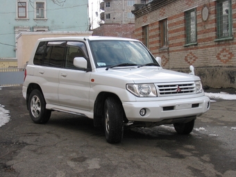 1999 Mitsubishi Pajero iO