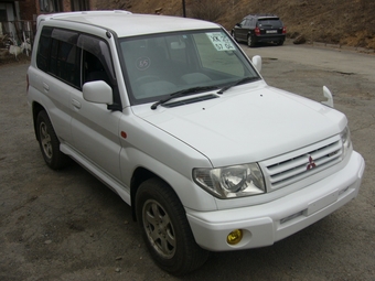 1999 Mitsubishi Pajero iO