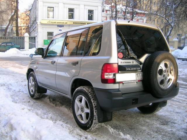 1999 Mitsubishi Pajero iO