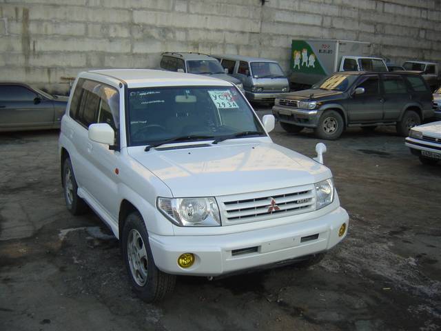 1999 Mitsubishi Pajero iO