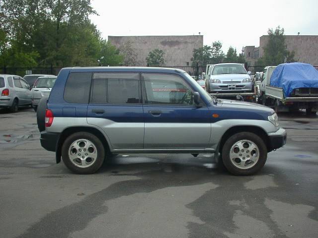 1999 Mitsubishi Pajero iO