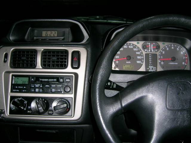 1999 Mitsubishi Pajero iO