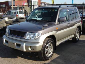 1999 Mitsubishi Pajero iO