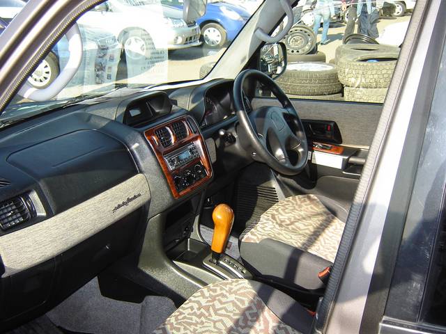 1999 Mitsubishi Pajero iO