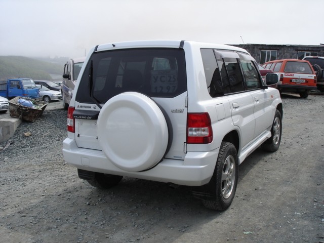 1999 Mitsubishi Pajero iO