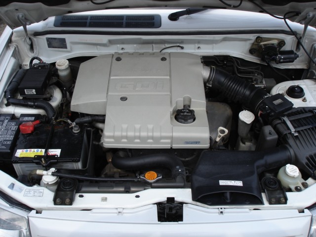 1999 Mitsubishi Pajero iO