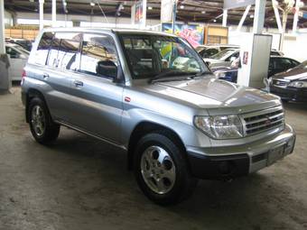 1999 Mitsubishi Pajero iO