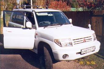 1999 Mitsubishi Pajero iO