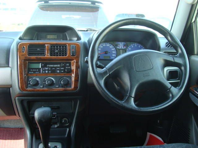 1999 Mitsubishi Pajero iO