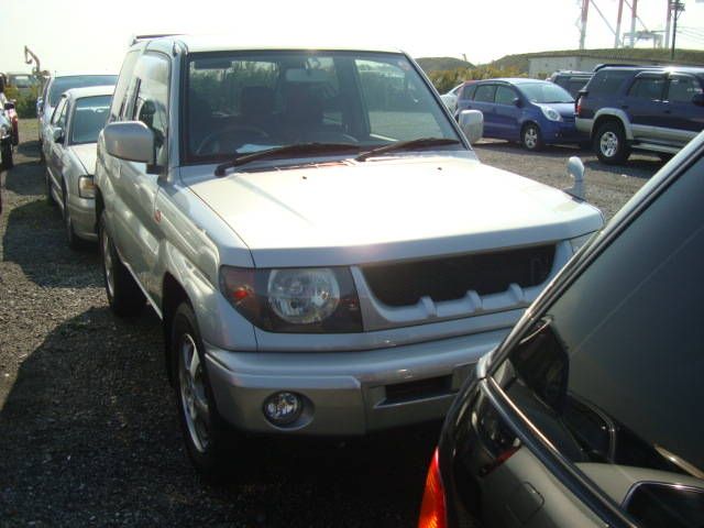 1999 Mitsubishi Pajero iO