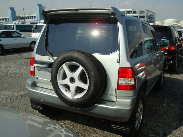 1999 Mitsubishi Pajero iO