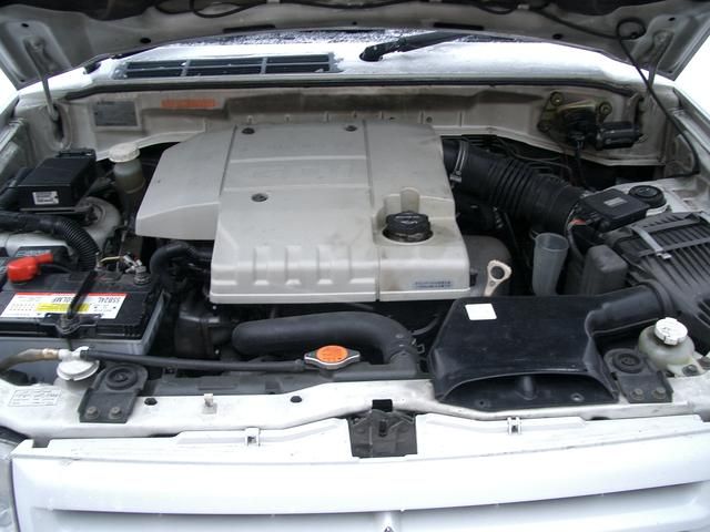 1999 Mitsubishi Pajero iO