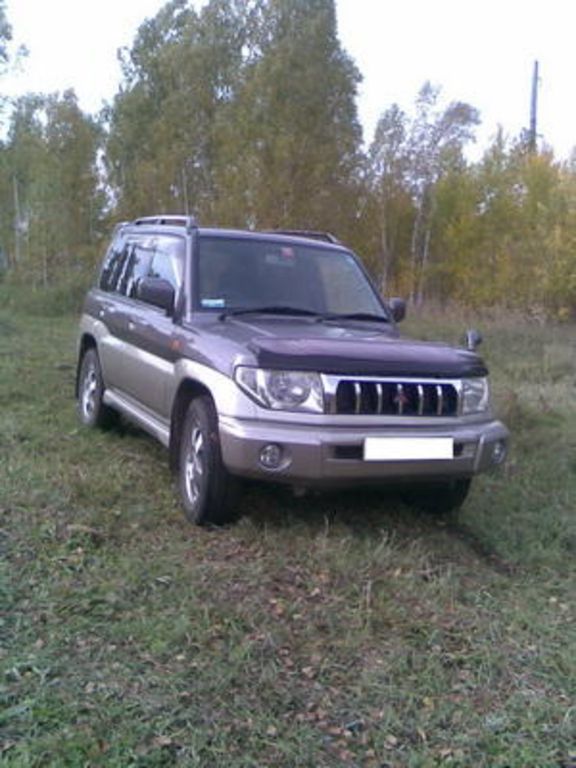 1999 Mitsubishi Pajero iO