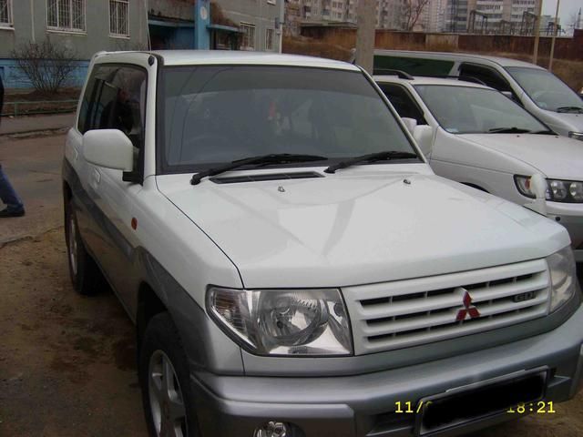 1999 Mitsubishi Pajero iO