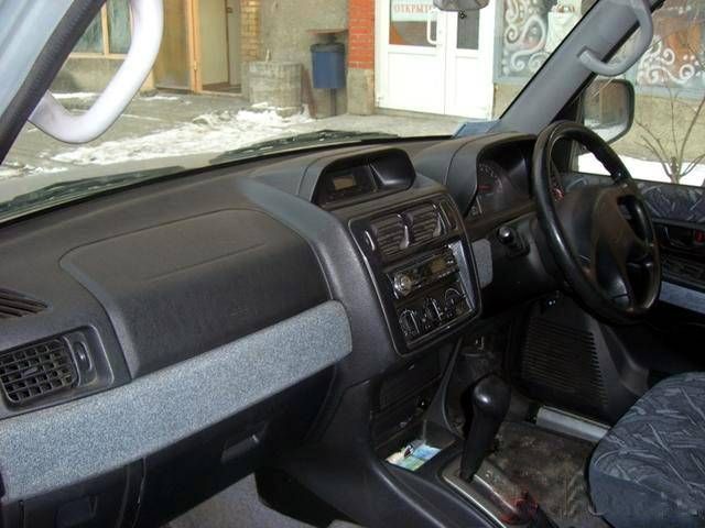 1999 Mitsubishi Pajero iO
