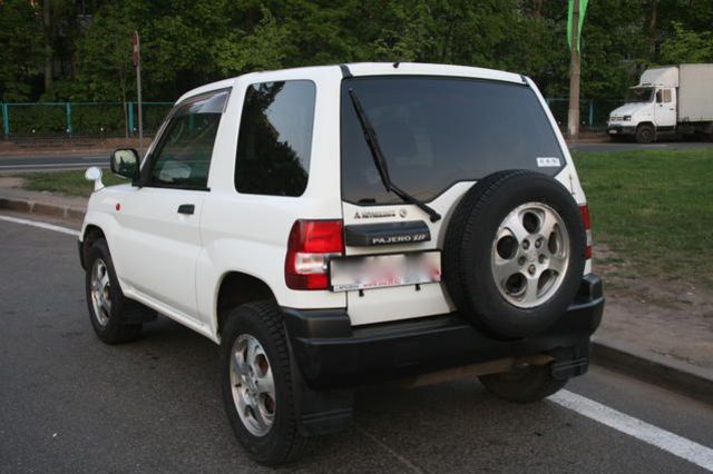 1999 Mitsubishi Pajero iO