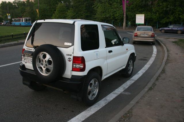 1999 Mitsubishi Pajero iO