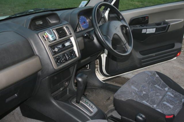 1999 Mitsubishi Pajero iO