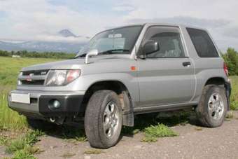 1999 Mitsubishi Pajero iO