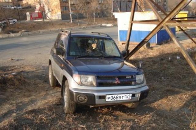 1999 Mitsubishi Pajero iO